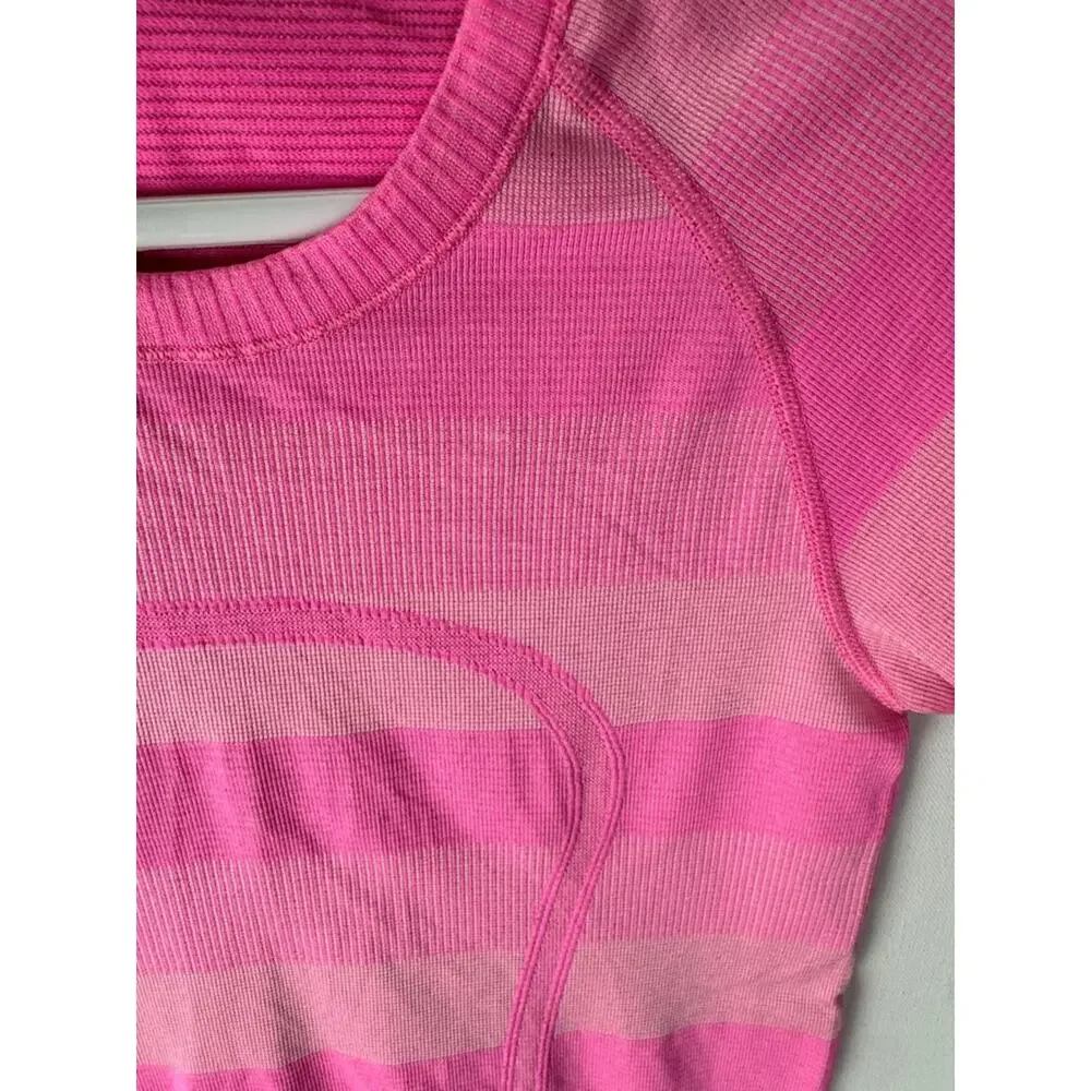 Lululemon T-Shirt - Women's 6